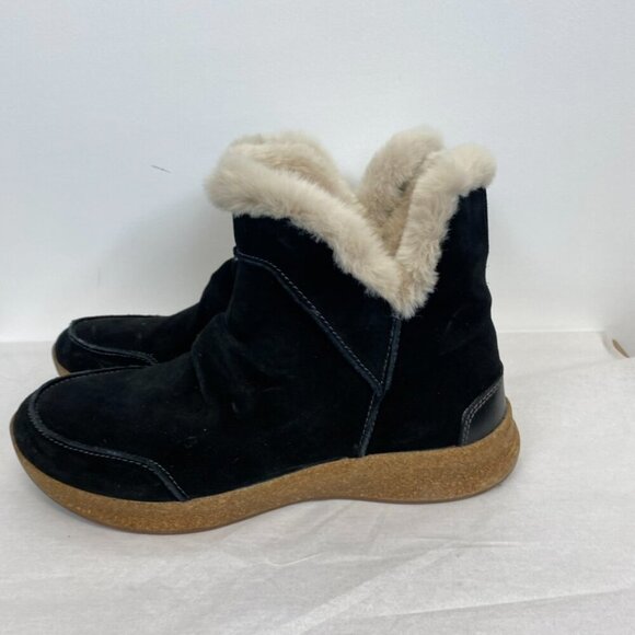 Taos Future Mid Black Suede Pull On Booties - Picture 5 of 12